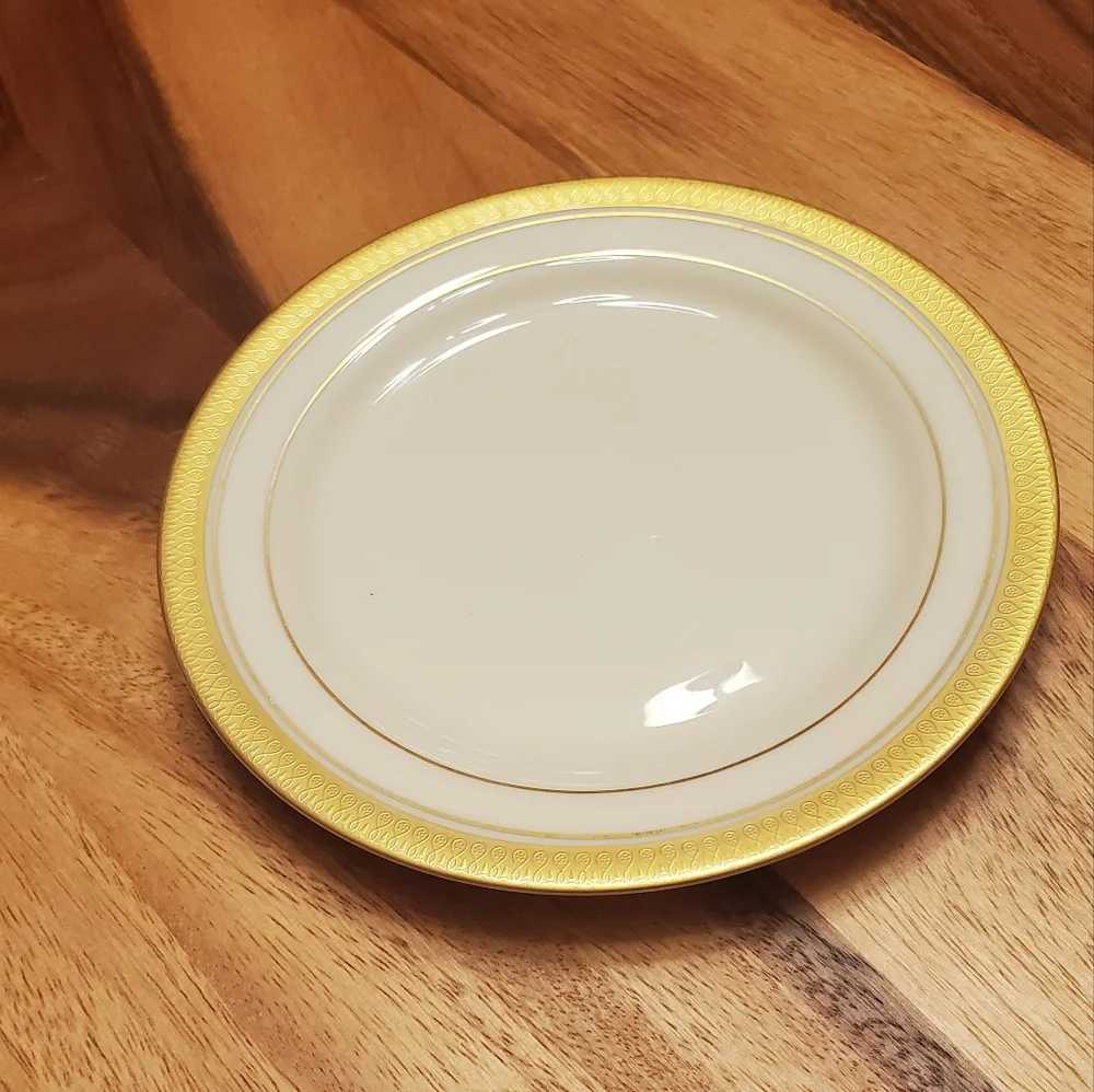 Pickard  Saucer  Palace